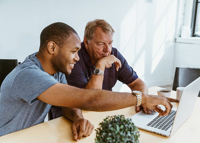 helping-senior-on-computer_2